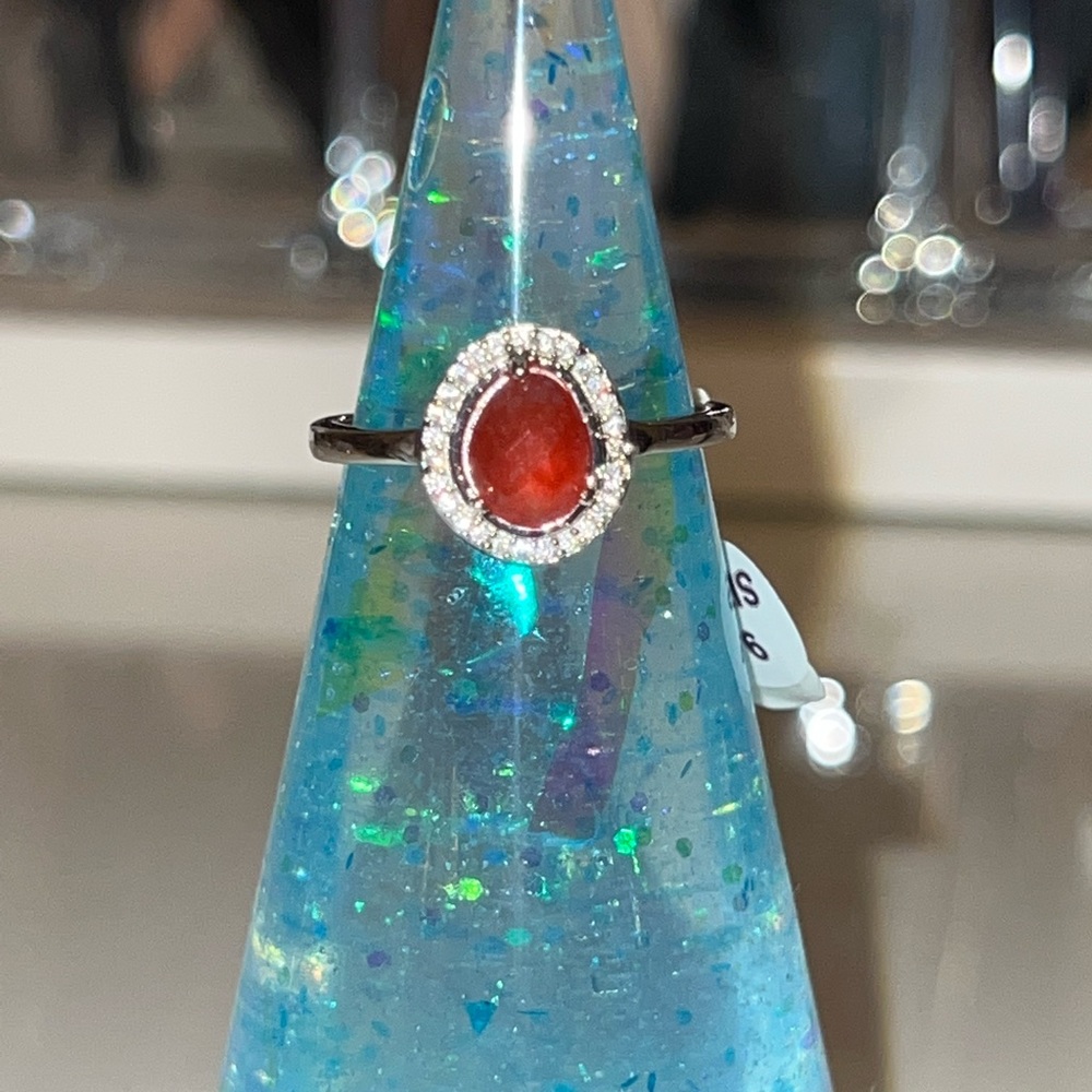 size 9 ring - Picture 2 of 3